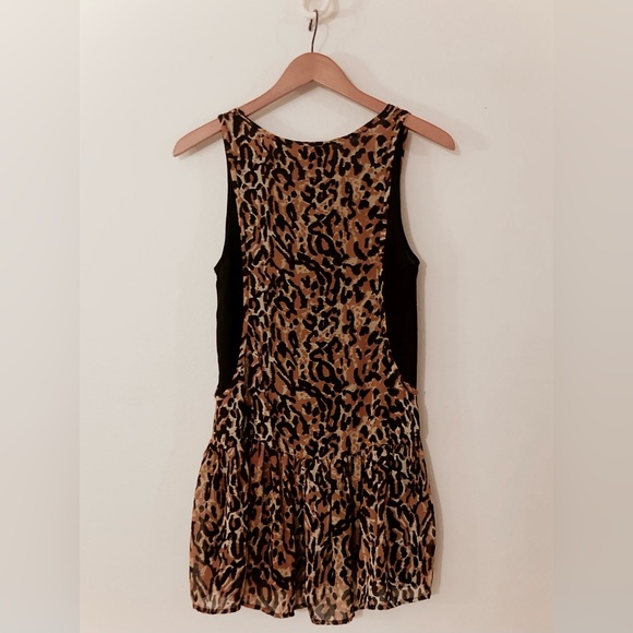 MINKPINK LEOPARD SMOCKED MINI DRESS SIZE XS - Picture 5 of 5